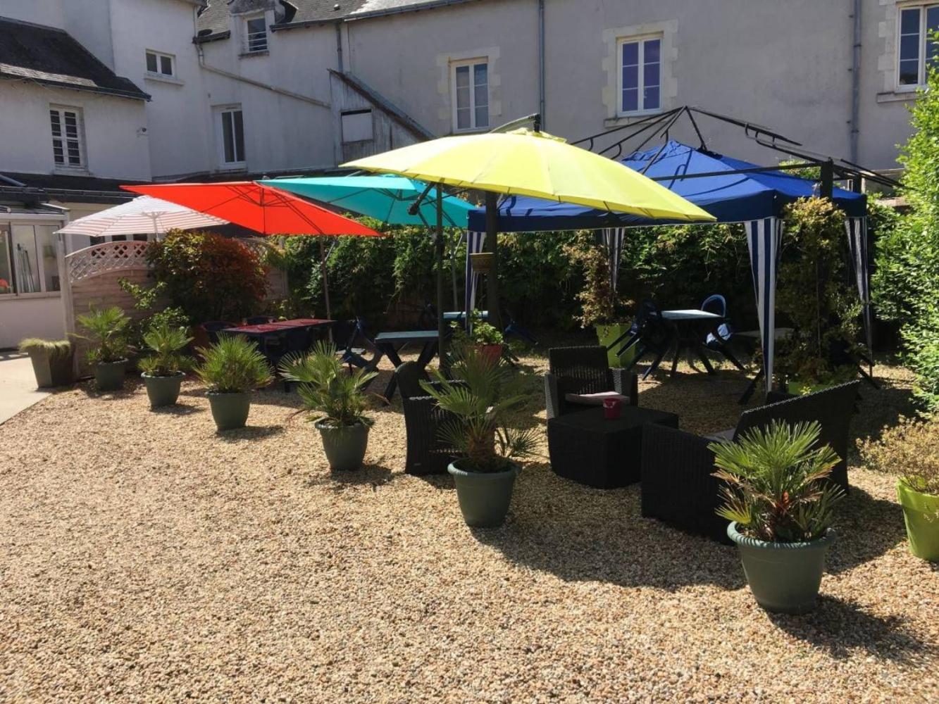 Logis Hotel Le Pelican Vernantes Extérieur photo