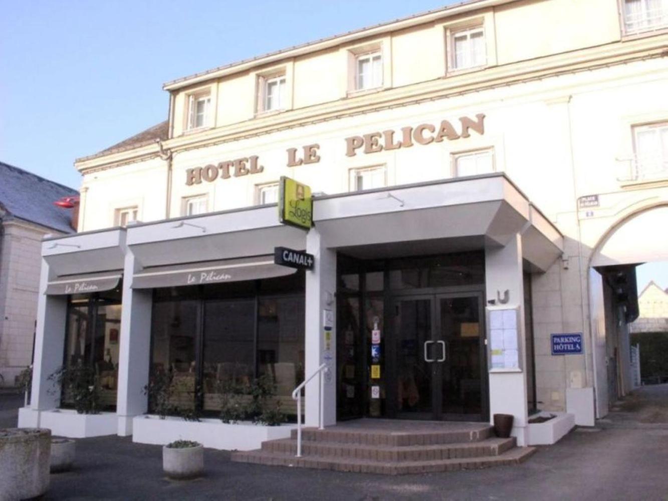 Logis Hotel Le Pelican Vernantes Extérieur photo