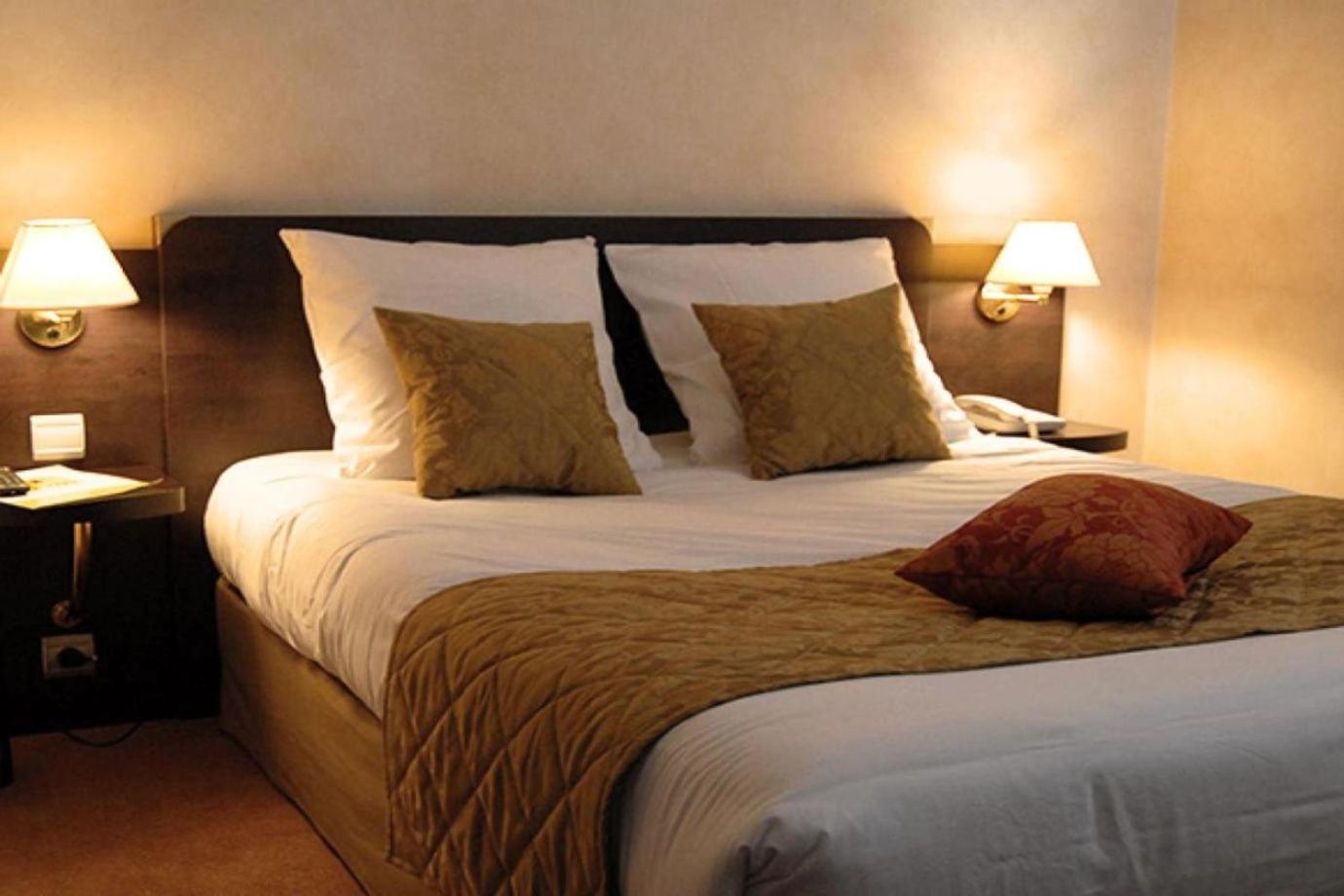 Logis Hotel Le Pelican Vernantes Extérieur photo