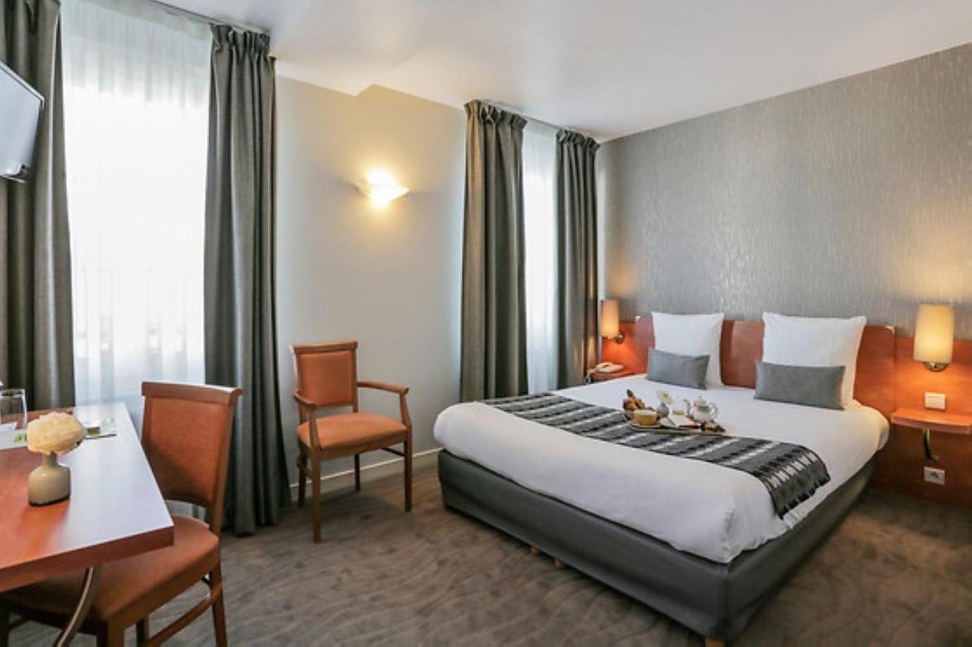 Logis Hotel Le Pelican Vernantes Extérieur photo