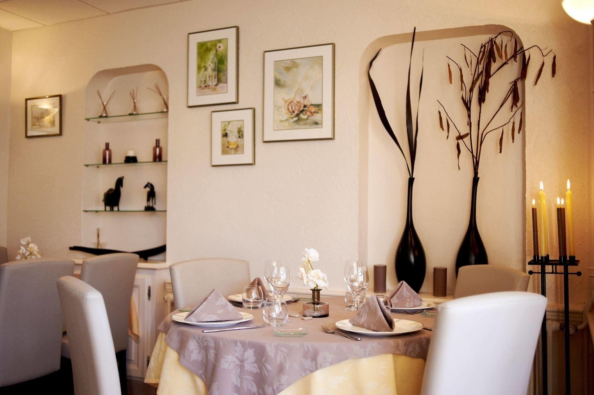 Logis Hotel Le Pelican Vernantes Extérieur photo