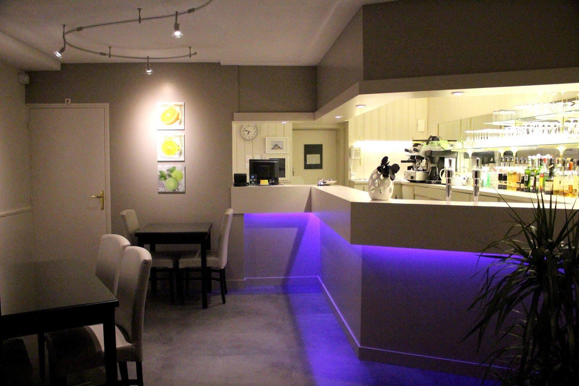 Logis Hotel Le Pelican Vernantes Extérieur photo