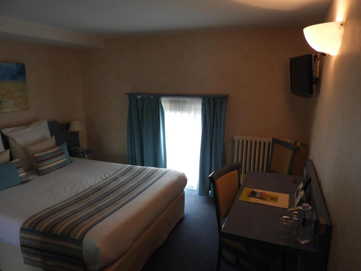 Logis Hotel Le Pelican Vernantes Extérieur photo