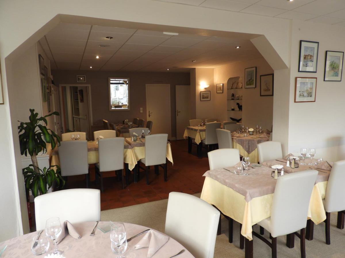 Logis Hotel Le Pelican Vernantes Extérieur photo